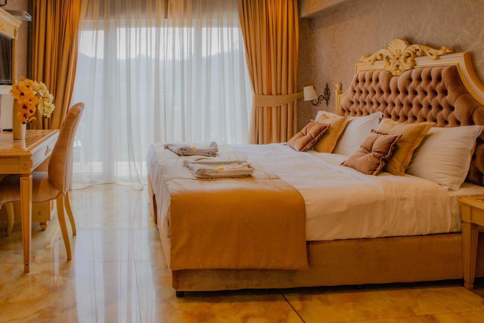 Luxury 'rich'