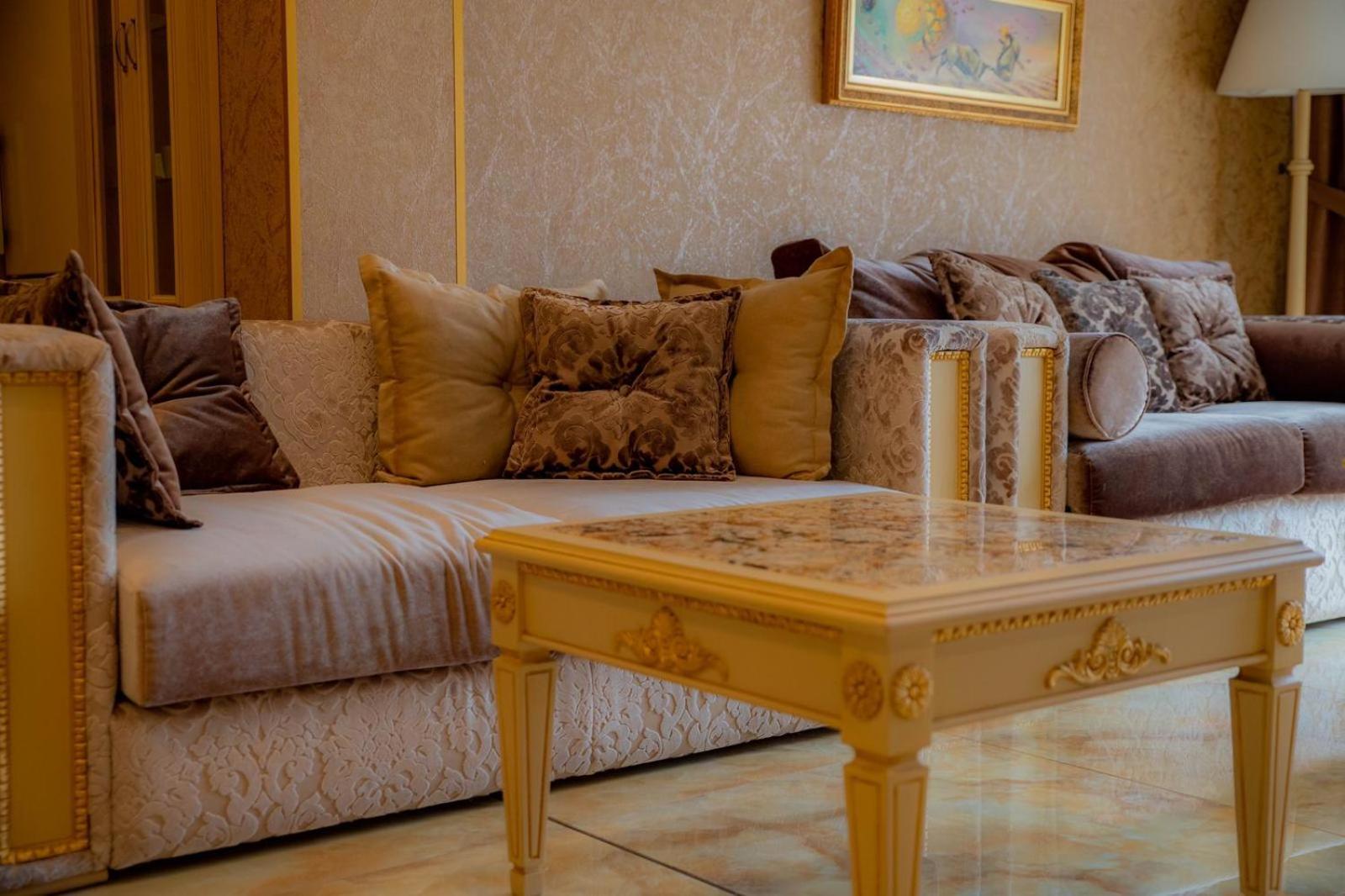 Luxury 'rich' Apartment *